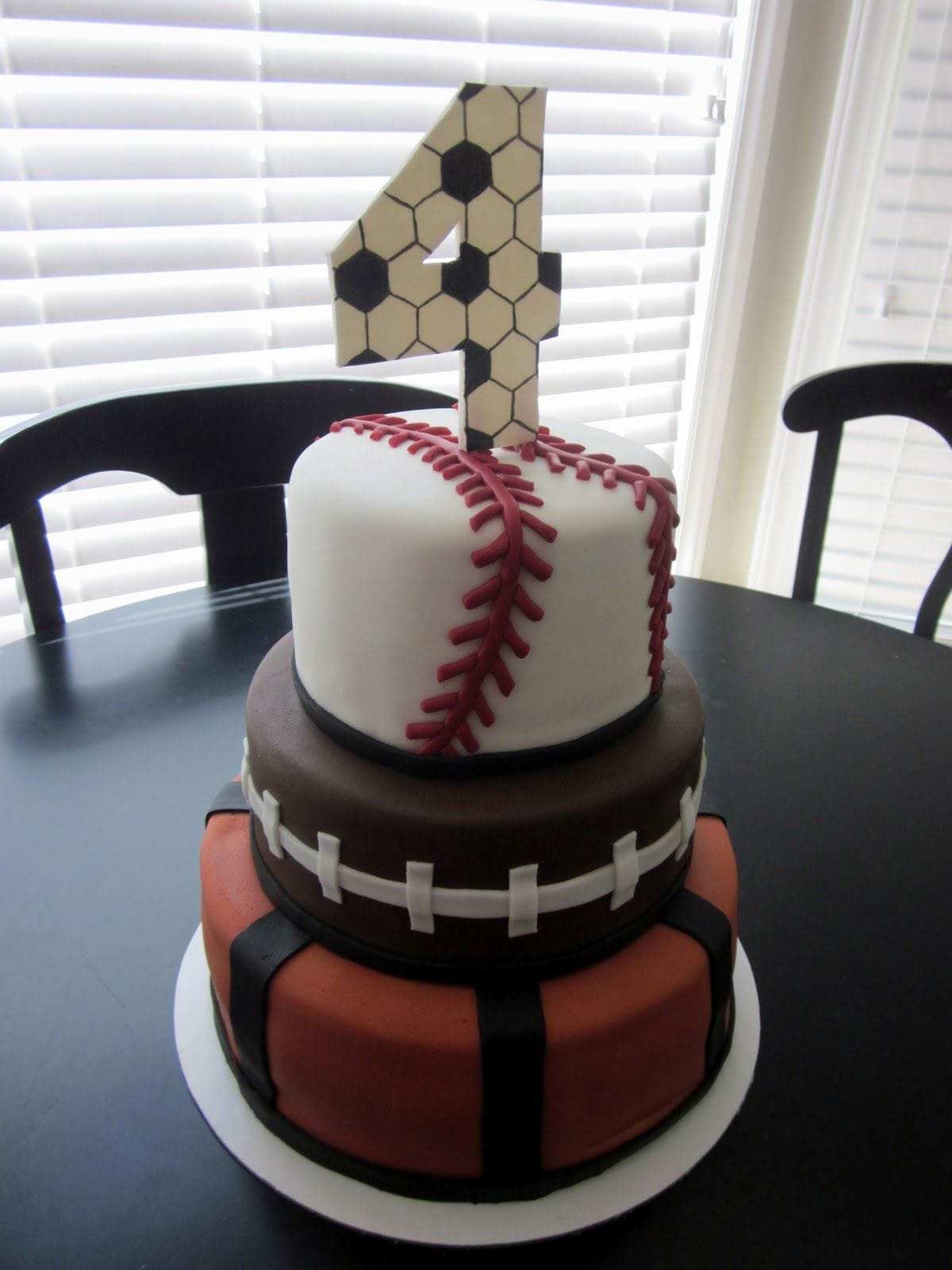 7 Sports-Themed Birthday Cake Ideas