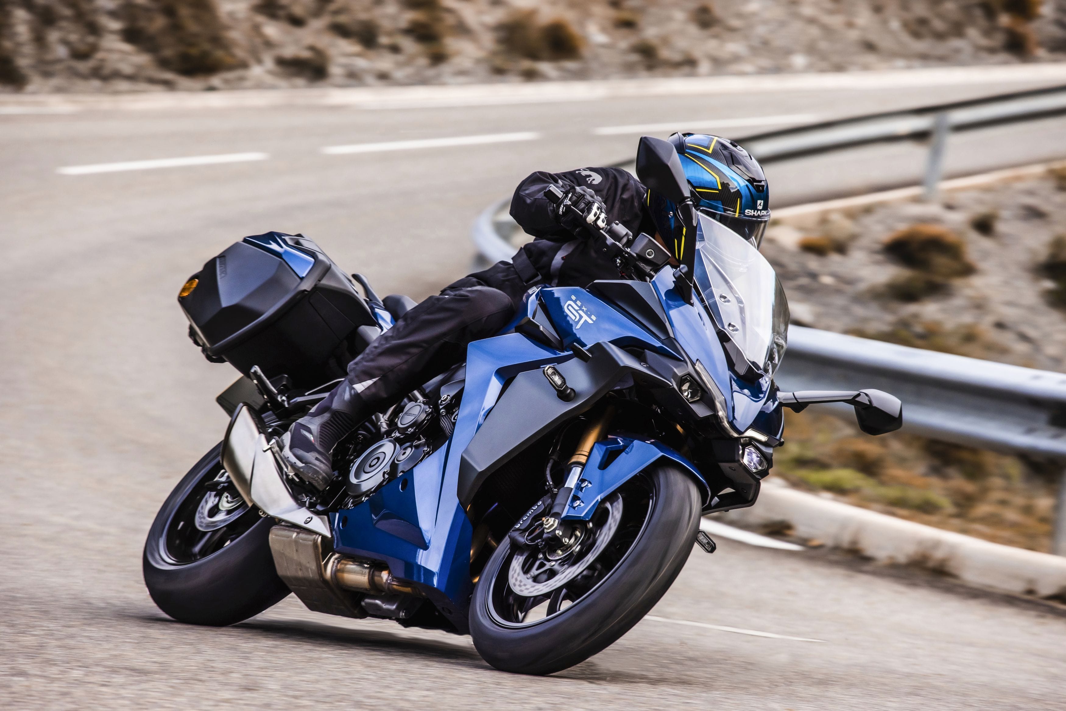 Suzuki Sport Touring Motorcycle Features